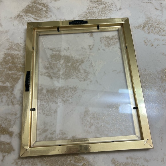 Michaels Gold Float Frame, Belmont by Studio Décor - Picture 5 of 5